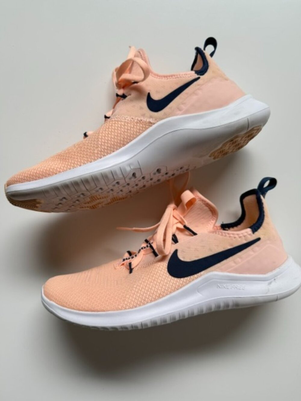 NIKE Free TR 8 'Crimson Tint' 942888-800 - Womens SIZE 9 - WORN ONCE - NO SCUFF